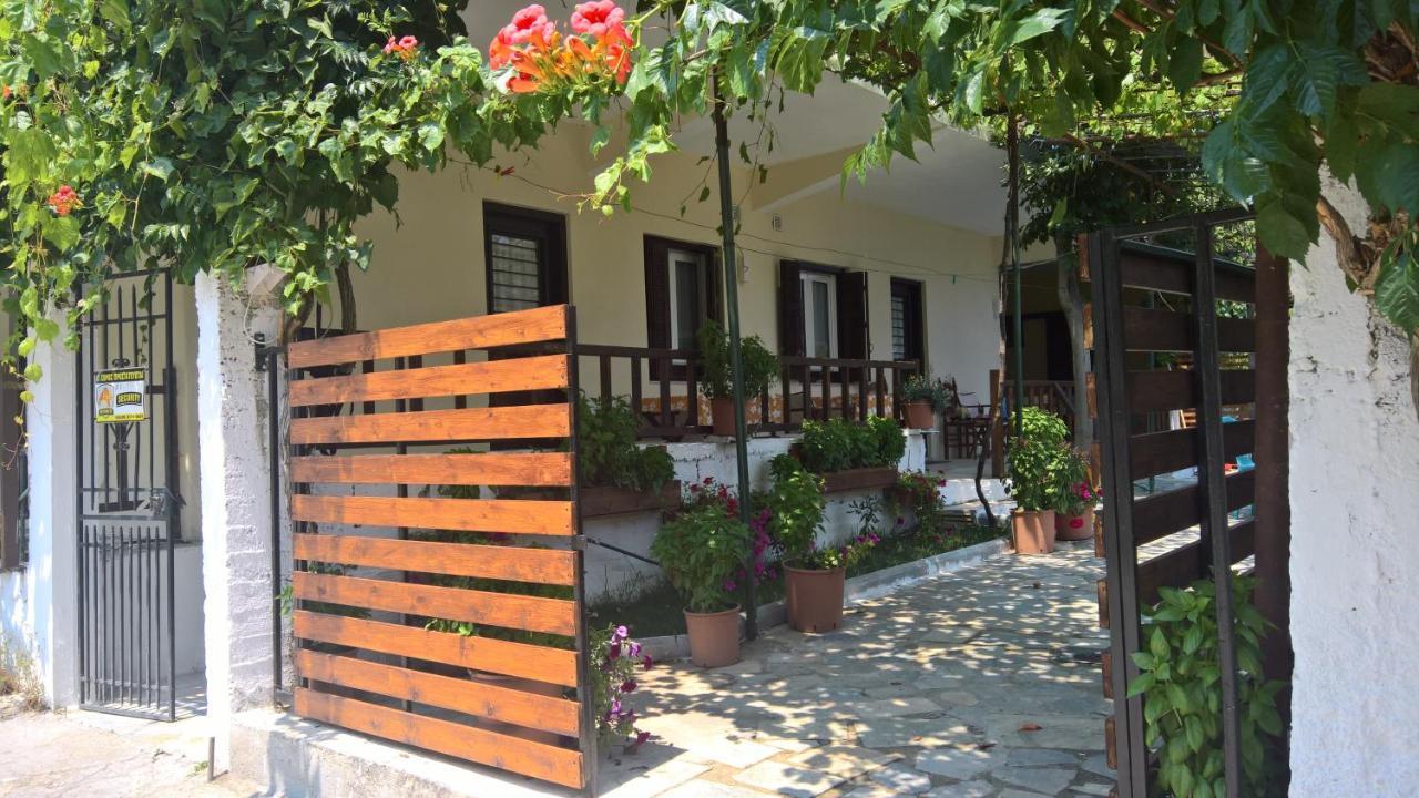 Sotiroulis Apartments Néa Meságkala エクステリア 写真
